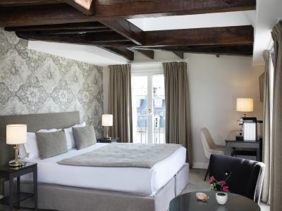 Madeleine Plaza Hotel 4*