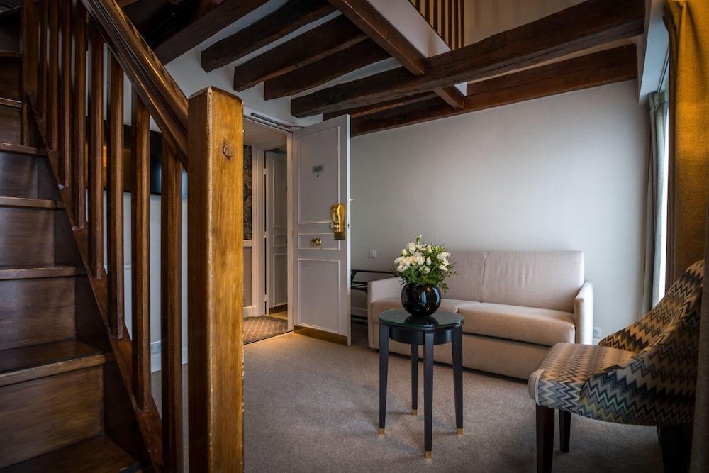 Madeleine Plaza Hotel 4*