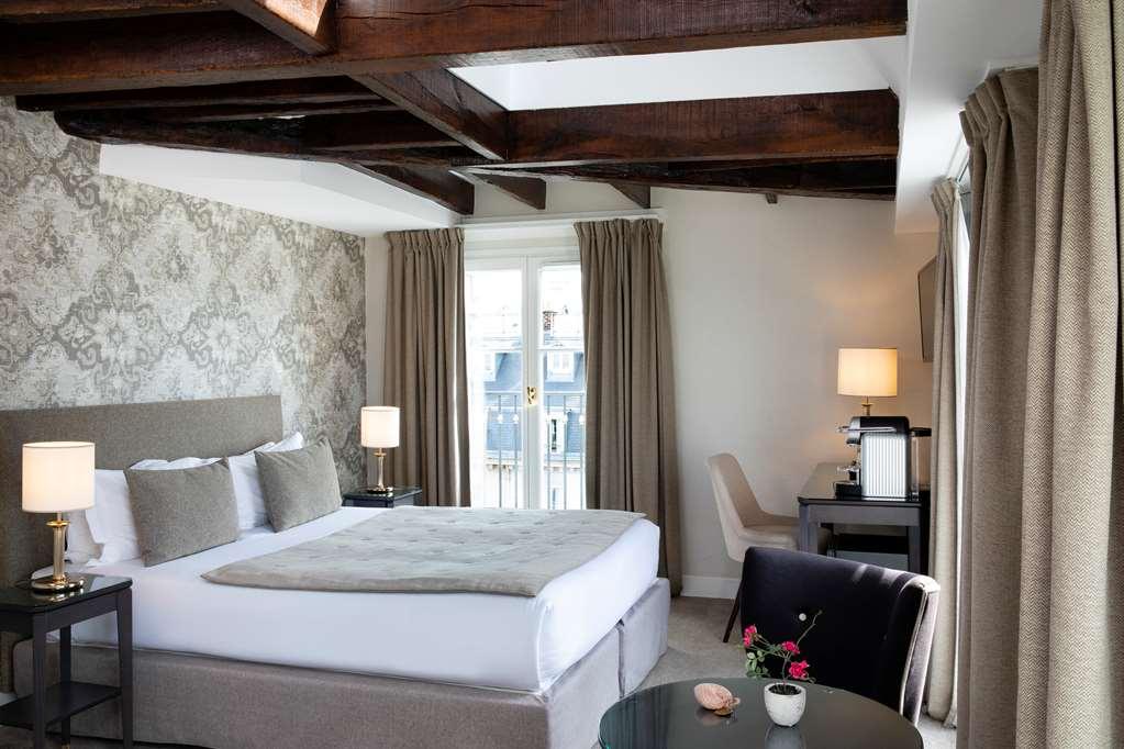 Madeleine Plaza Hotel 4*