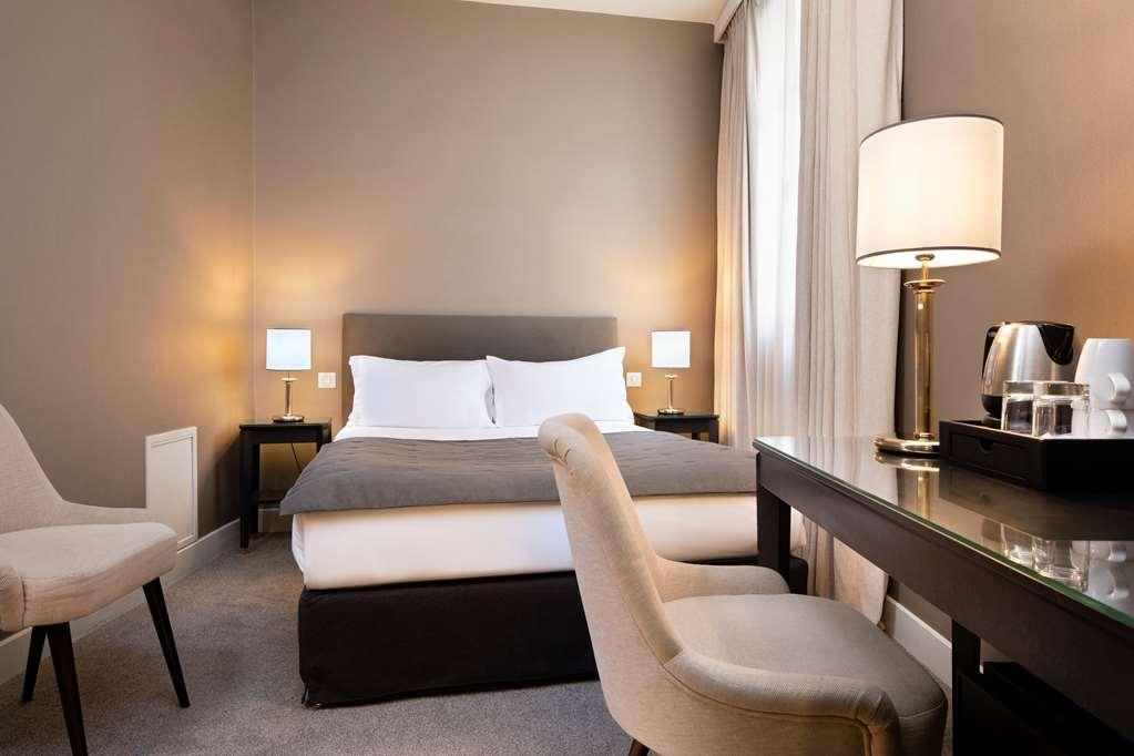 Madeleine Plaza Parigi